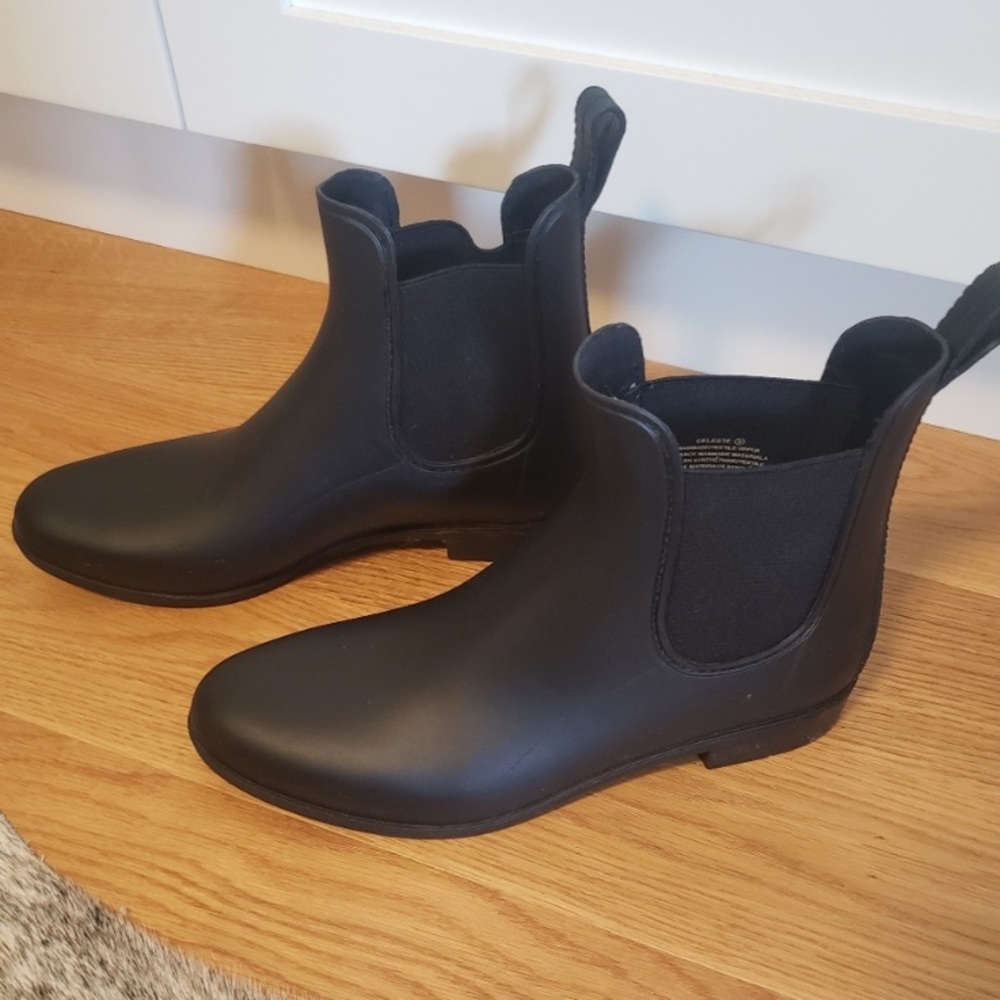 Black Rain Chelsea Booties